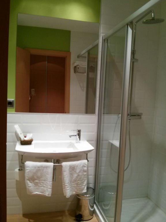 Nruta Ponferrada Hotel Bembibre  ห้อง รูปภาพ
